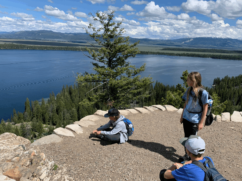 Cascade canyon trail